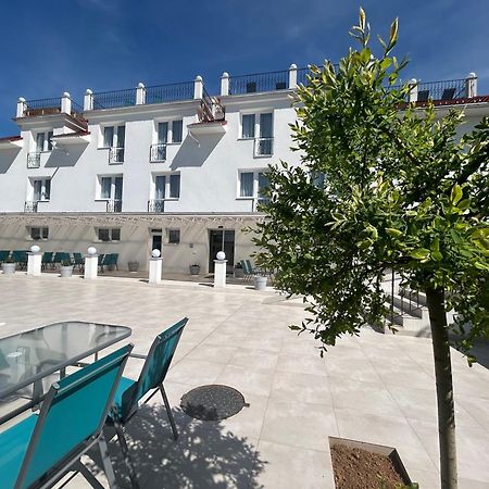 Danelis Hotel Edelény Exterior foto